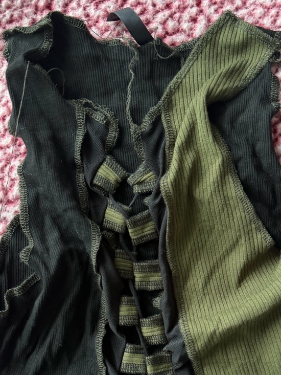 Olive & Black Lace-Up Mesh Crop Tank Top - Picture 5 of 5